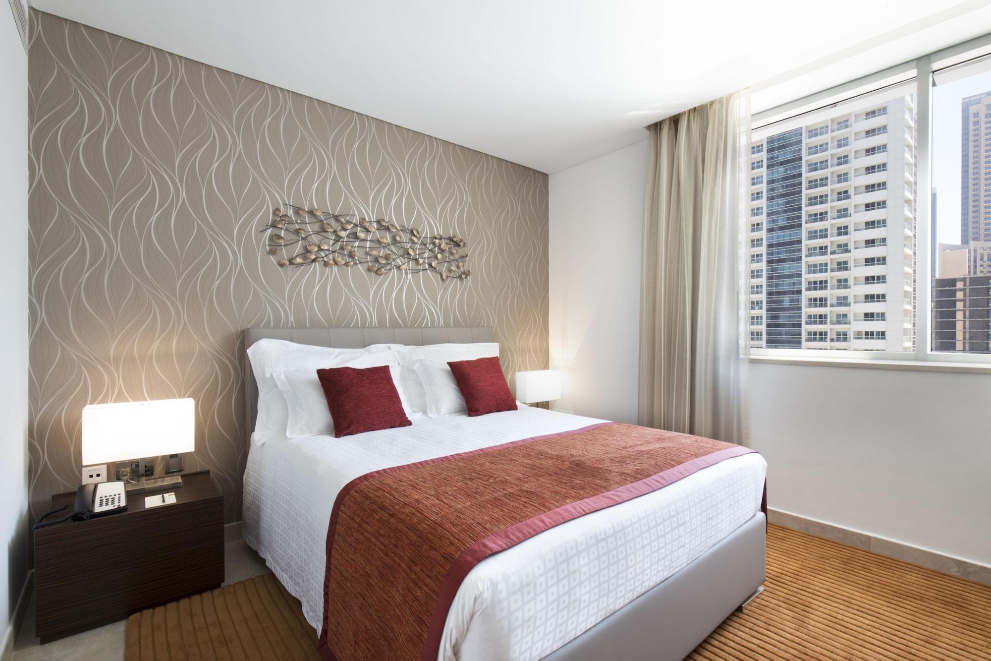 La Verda Suites And Villas Dubai Marina Exterior foto A bedroom at the hotel