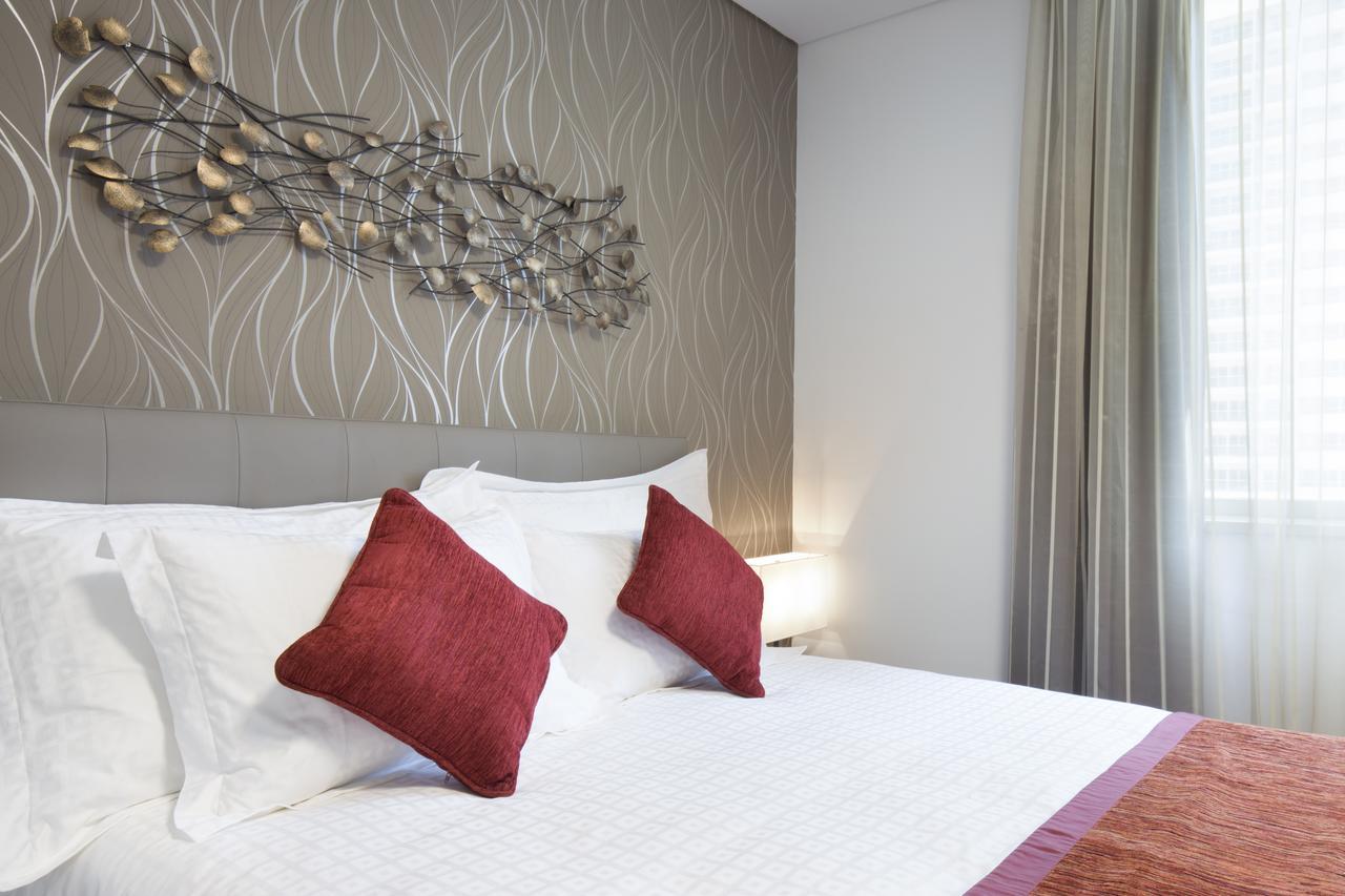 La Verda Suites And Villas Dubai Marina Exterior foto A bedroom at the hotel