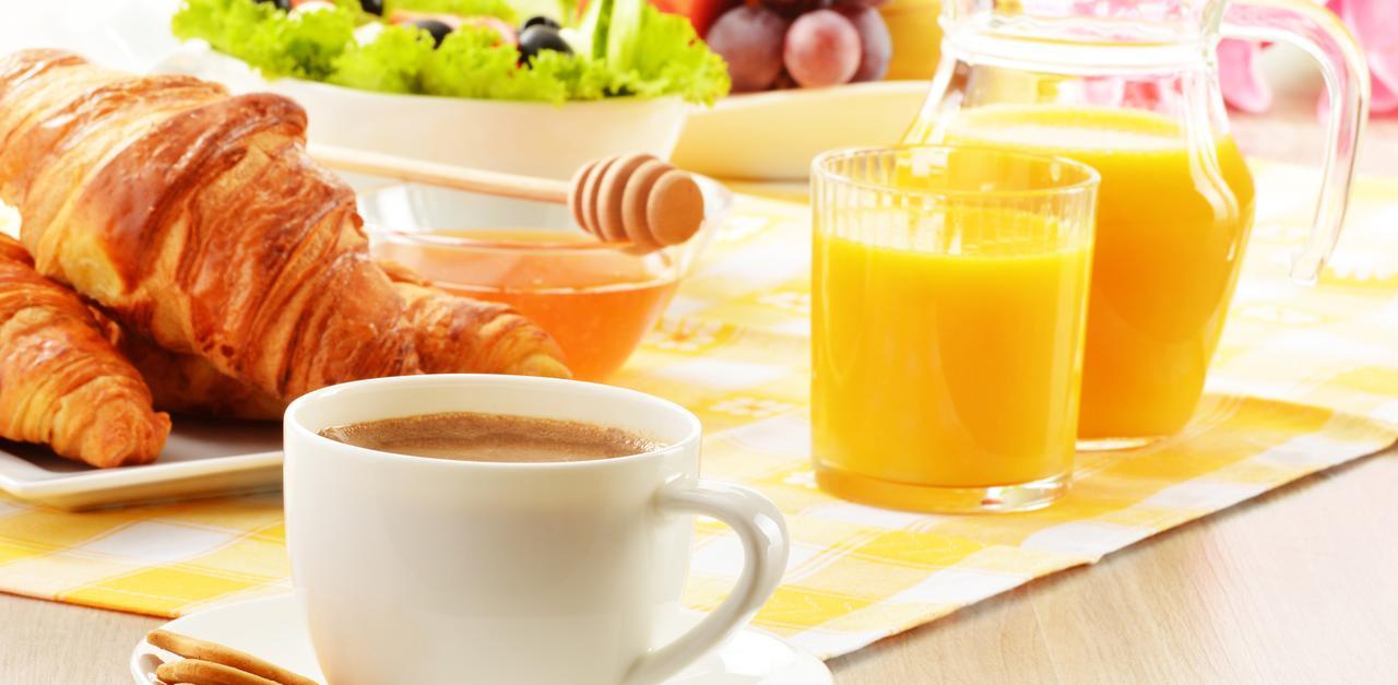 La Verda Suites And Villas Dubai Marina Exterior foto A continental breakfast