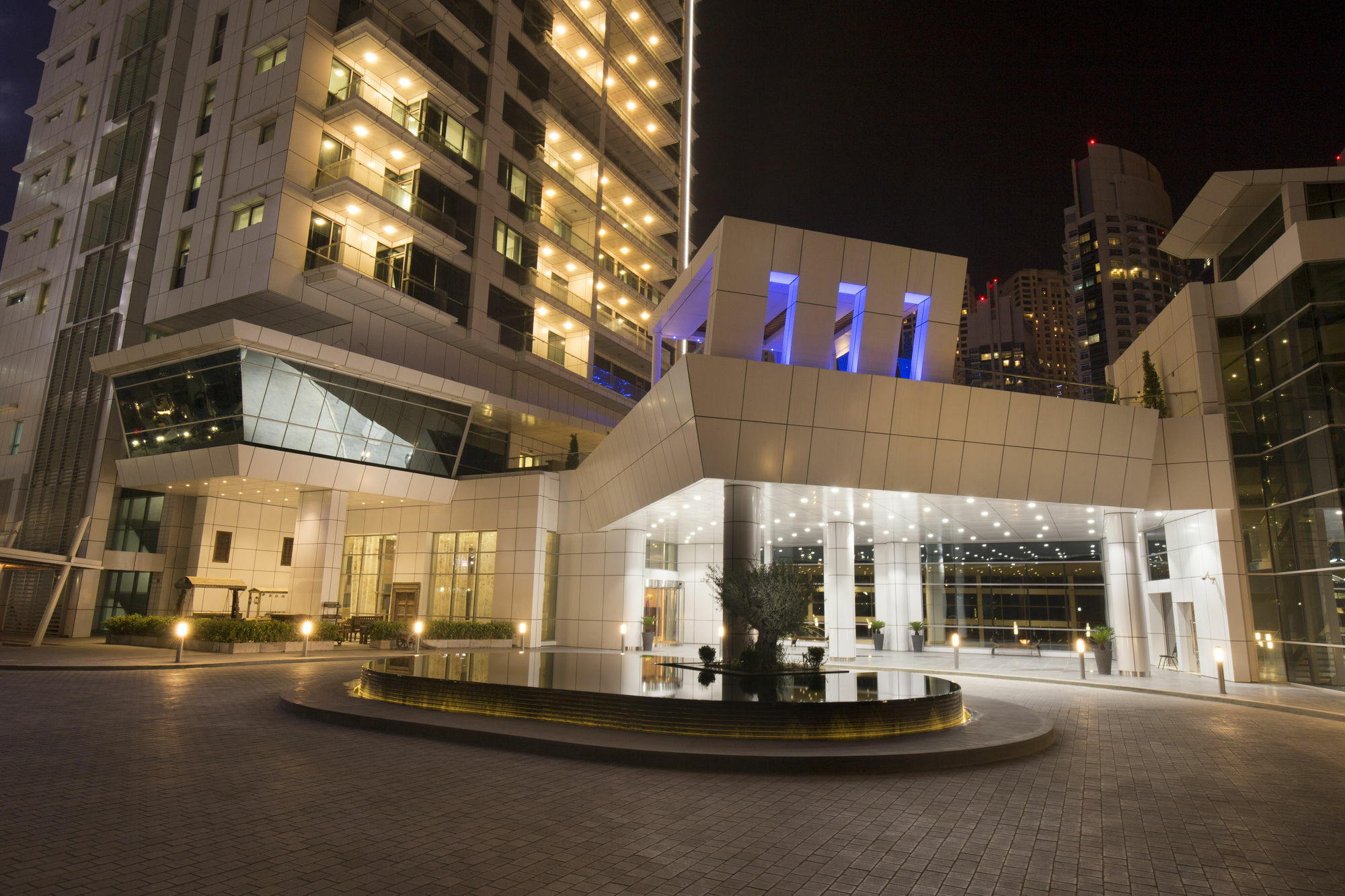 La Verda Suites And Villas Dubai Marina Exterior foto The entrance of the hotel